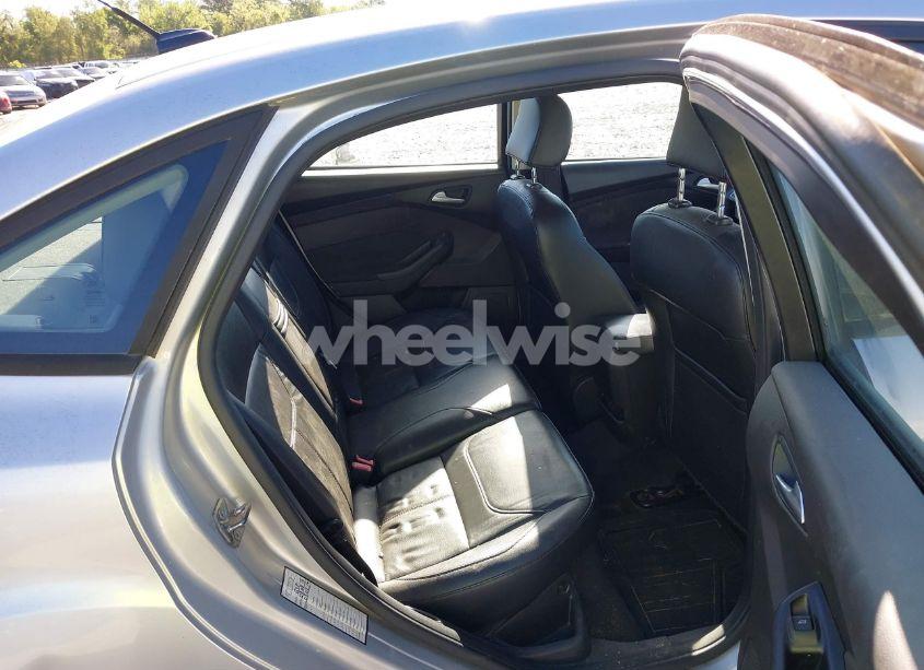 Photo 8 of 2016 Ford Focus SE (VIN 1FADP3F24GL291494)