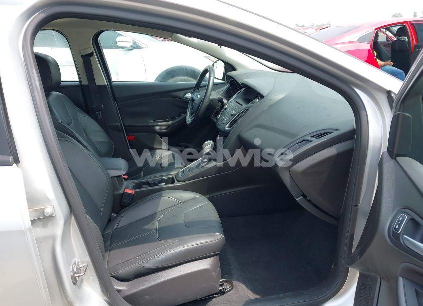 Photo 5 of 2016 Ford Focus SE (VIN 1FADP3F24GL295366)