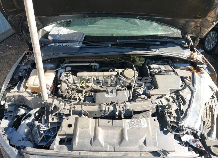 Photo 10 of 2016 Ford Focus SE (VIN 1FADP3F24GL304907)