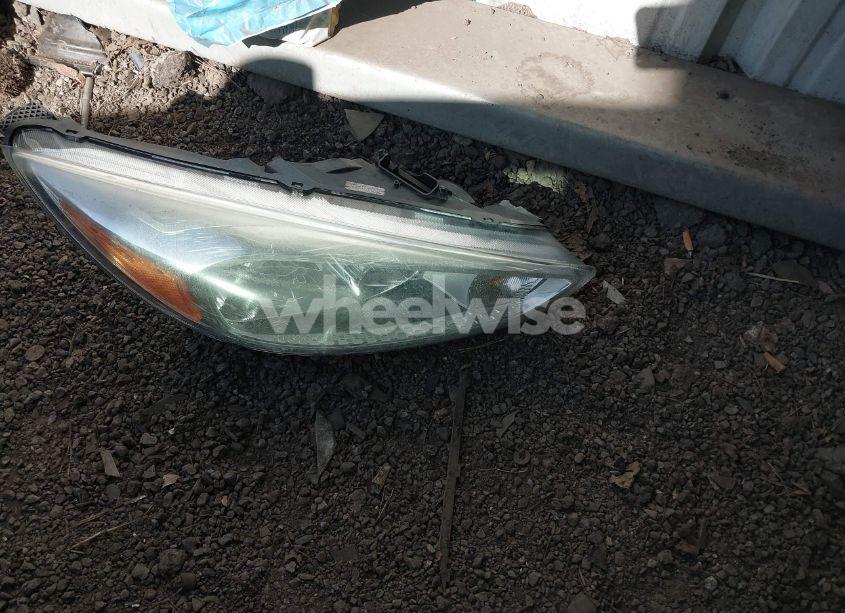 Photo 12 of 2016 Ford Focus SE (VIN 1FADP3F24GL304907)