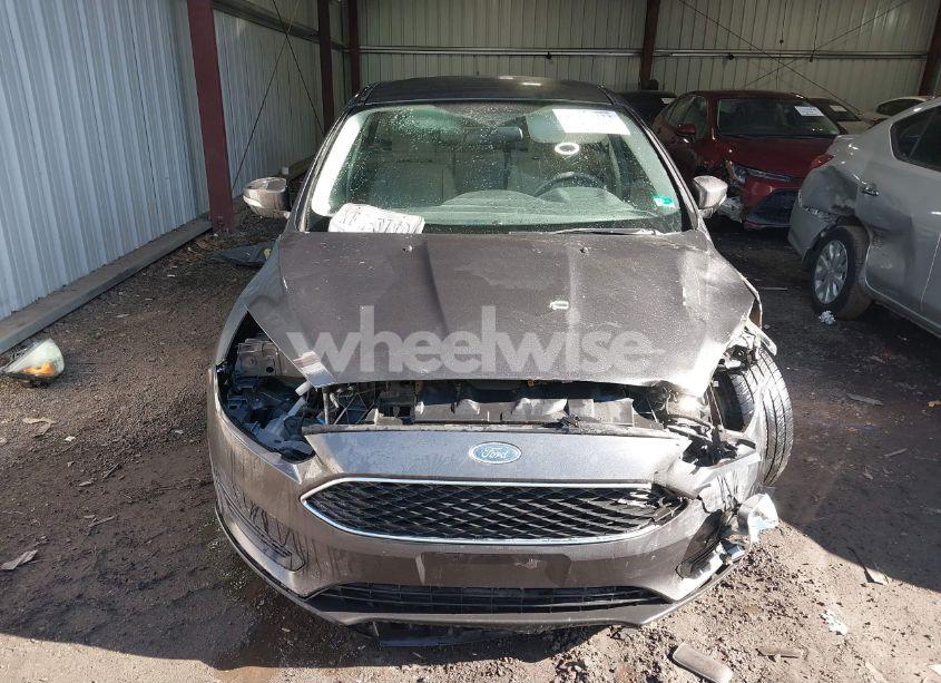 Photo 13 of 2016 Ford Focus SE (VIN 1FADP3F24GL304907)