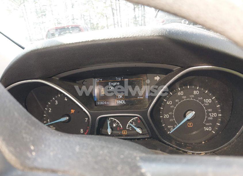 Photo 16 of 2016 Ford Focus SE (VIN 1FADP3F24GL304907)