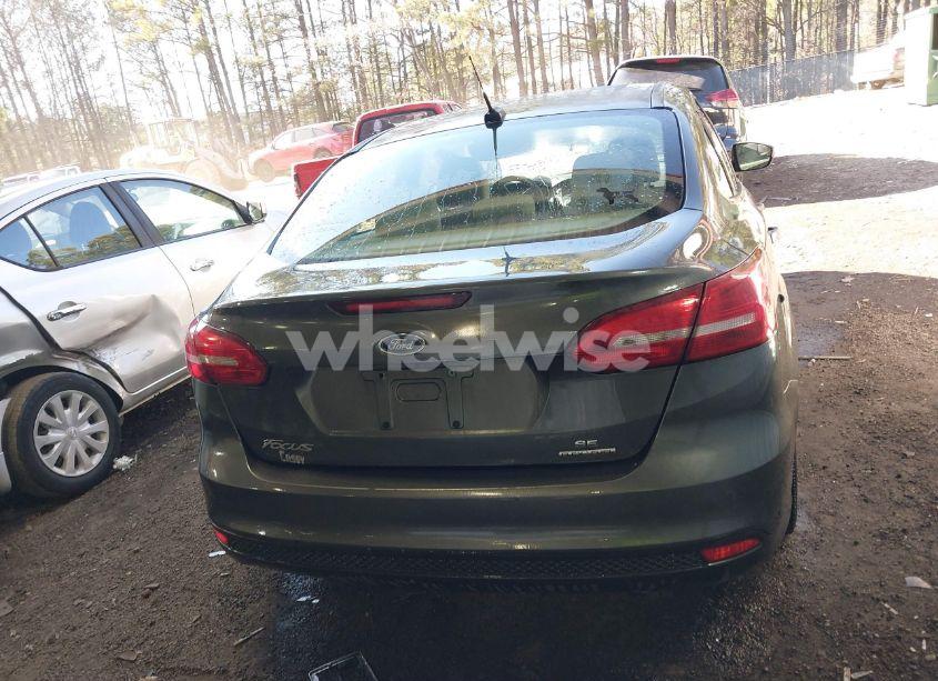Photo 17 of 2016 Ford Focus SE (VIN 1FADP3F24GL304907)