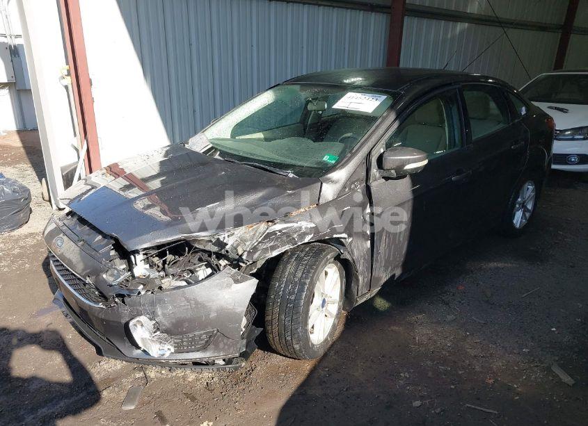 Photo 2 of 2016 Ford Focus SE (VIN 1FADP3F24GL304907)