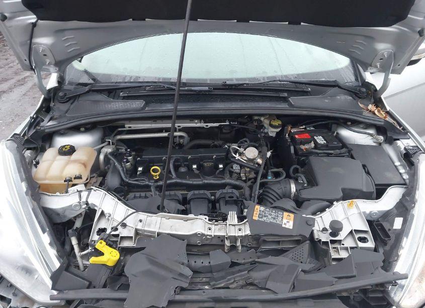 Photo 10 of 2016 Ford Focus SE (VIN 1FADP3F24GL329547)