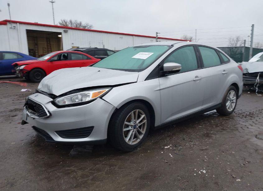 Photo 2 of 2016 Ford Focus SE (VIN 1FADP3F24GL329547)