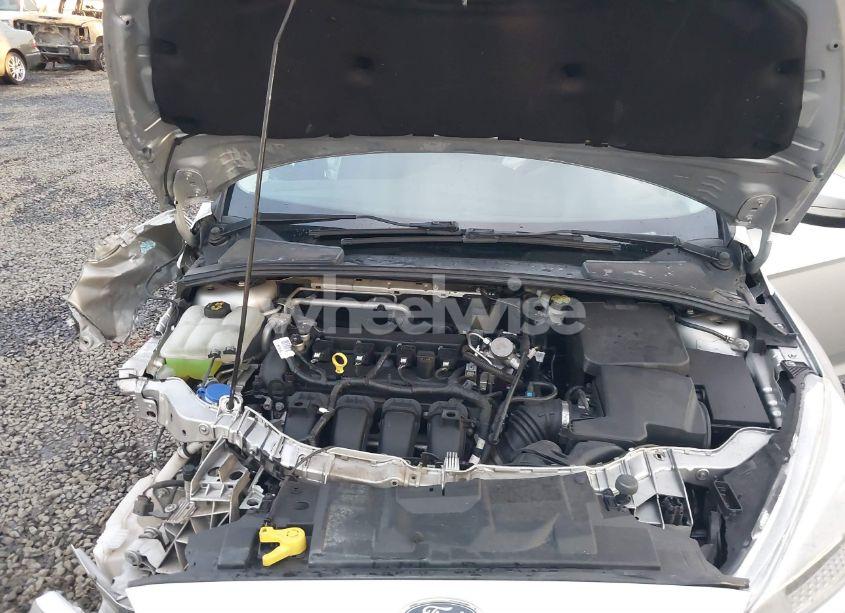 Photo 10 of 2016 Ford Focus SE (VIN 1FADP3F24GL347840)