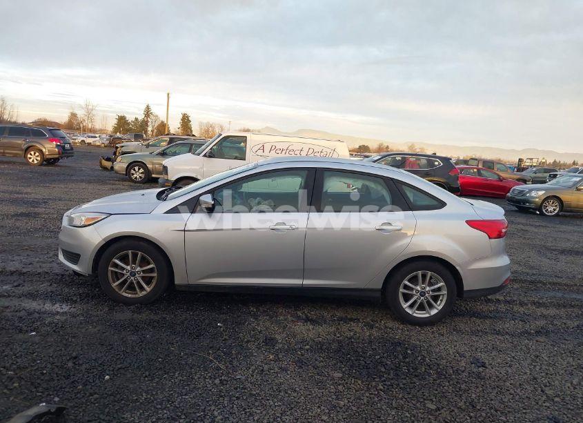 Photo 15 of 2016 Ford Focus SE (VIN 1FADP3F24GL347840)