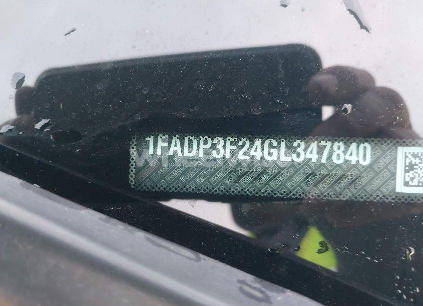 Photo 9 of 2016 Ford Focus SE (VIN 1FADP3F24GL347840)