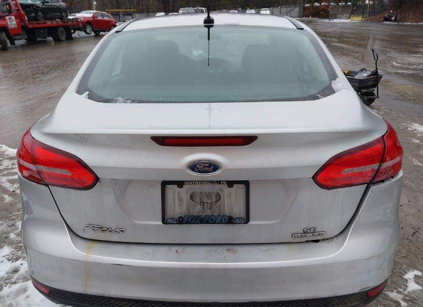 Photo 15 of 2016 Ford Focus SE (VIN 1FADP3F24GL377405)
