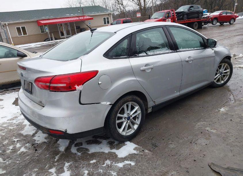 Photo 4 of 2016 Ford Focus SE (VIN 1FADP3F24GL377405)