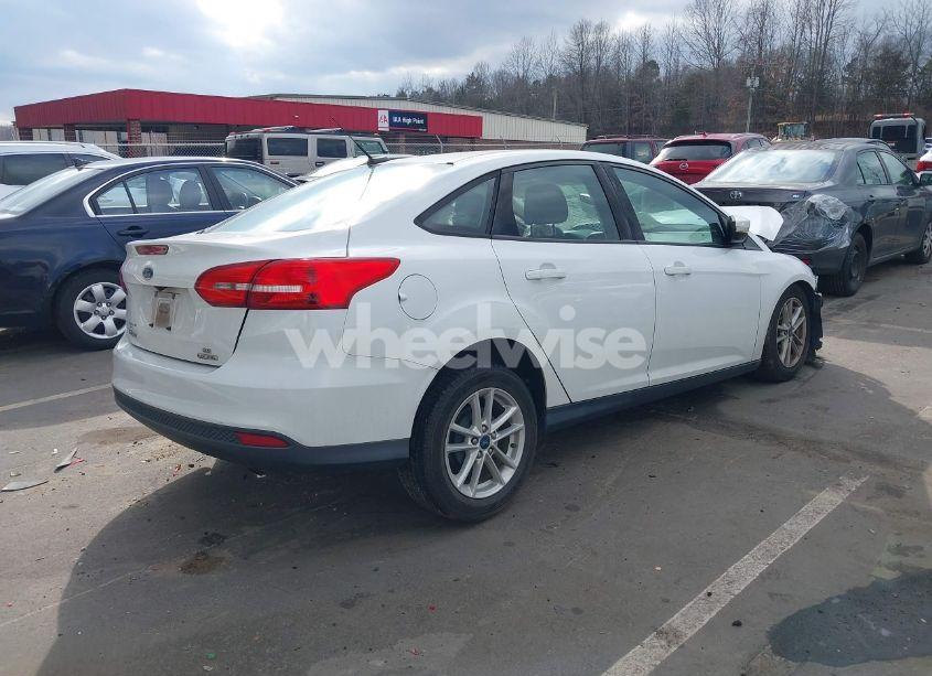 Photo 4 of 2016 Ford Focus SE (VIN 1FADP3F24GL381714)