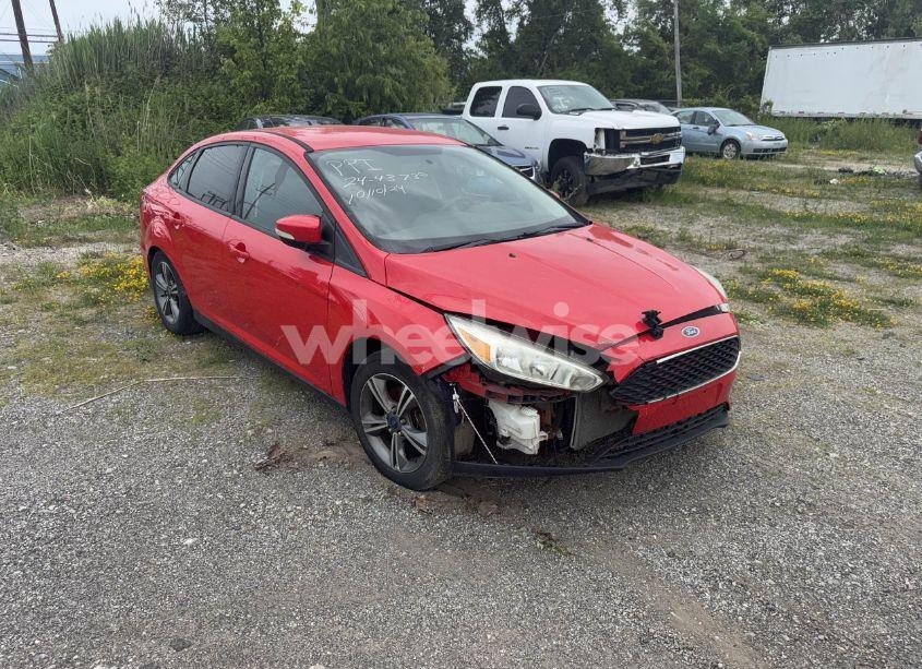2016 Ford Focus SE (VIN 1FADP3F24GL403372) main photo
