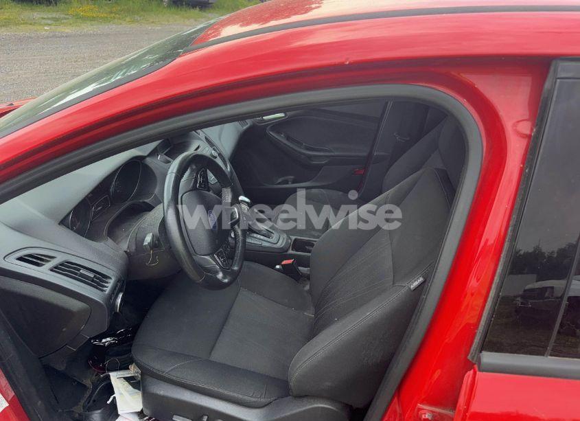 Photo 5 of 2016 Ford Focus SE (VIN 1FADP3F24GL403372)