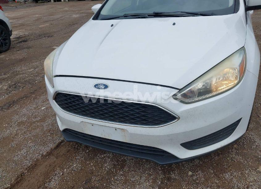 Photo 6 of 2017 Ford Focus SE (VIN 1FADP3F24HL204937)