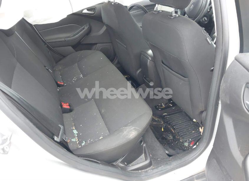 Photo 8 of 2017 Ford Focus SE (VIN 1FADP3F24HL212410)