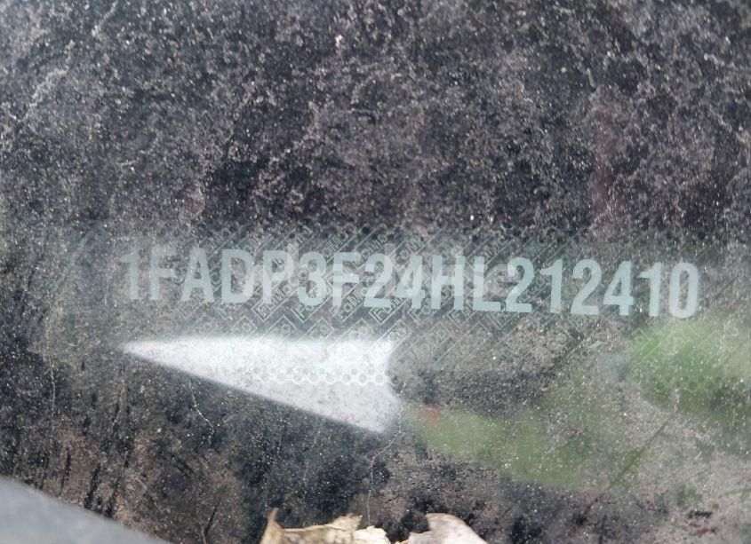 Photo 9 of 2017 Ford Focus SE (VIN 1FADP3F24HL212410)