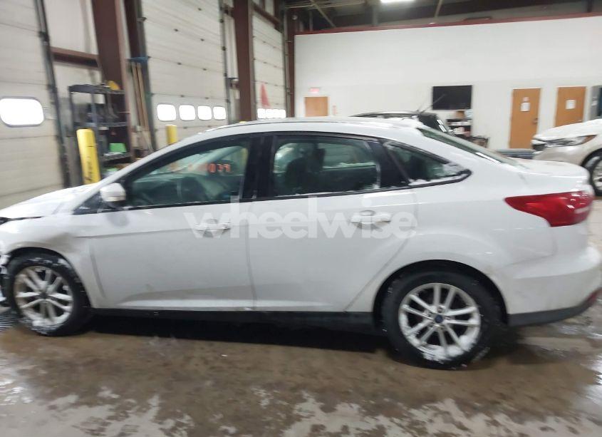 Photo 14 of 2017 Ford Focus SE (VIN 1FADP3F24HL219177)