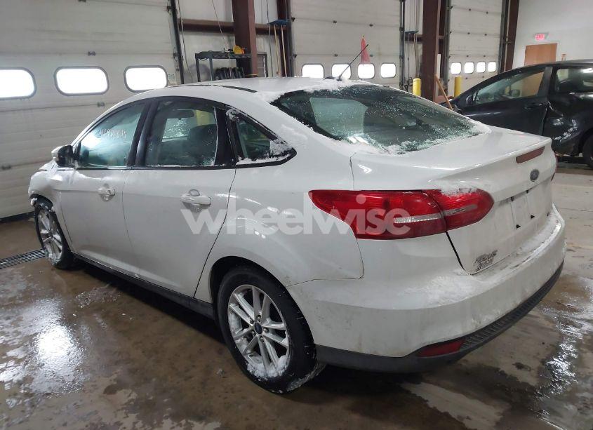 Photo 3 of 2017 Ford Focus SE (VIN 1FADP3F24HL219177)