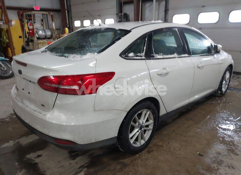 Photo 4 of 2017 Ford Focus SE (VIN 1FADP3F24HL219177)