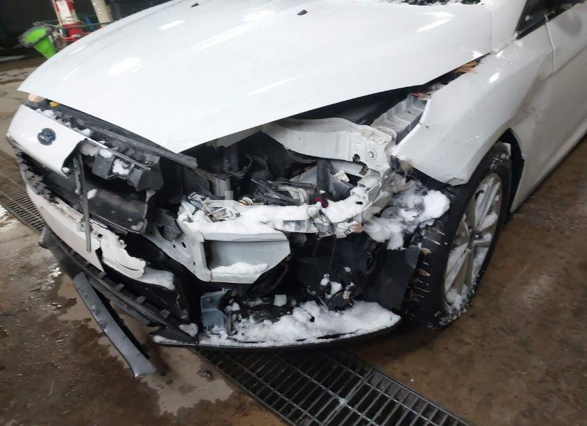 Photo 6 of 2017 Ford Focus SE (VIN 1FADP3F24HL219177)