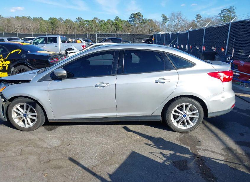 Photo 14 of 2017 Ford Focus SE (VIN 1FADP3F24HL220264)