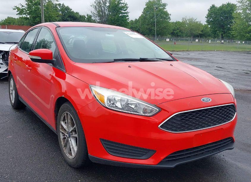 2017 Ford Focus SE (VIN 1FADP3F24HL231118) main photo