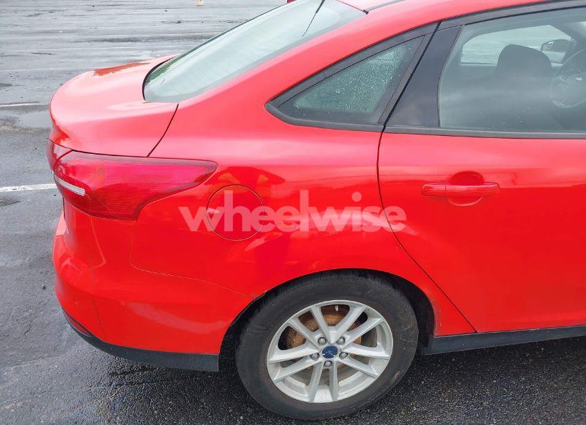 Photo 13 of 2017 Ford Focus SE (VIN 1FADP3F24HL231118)