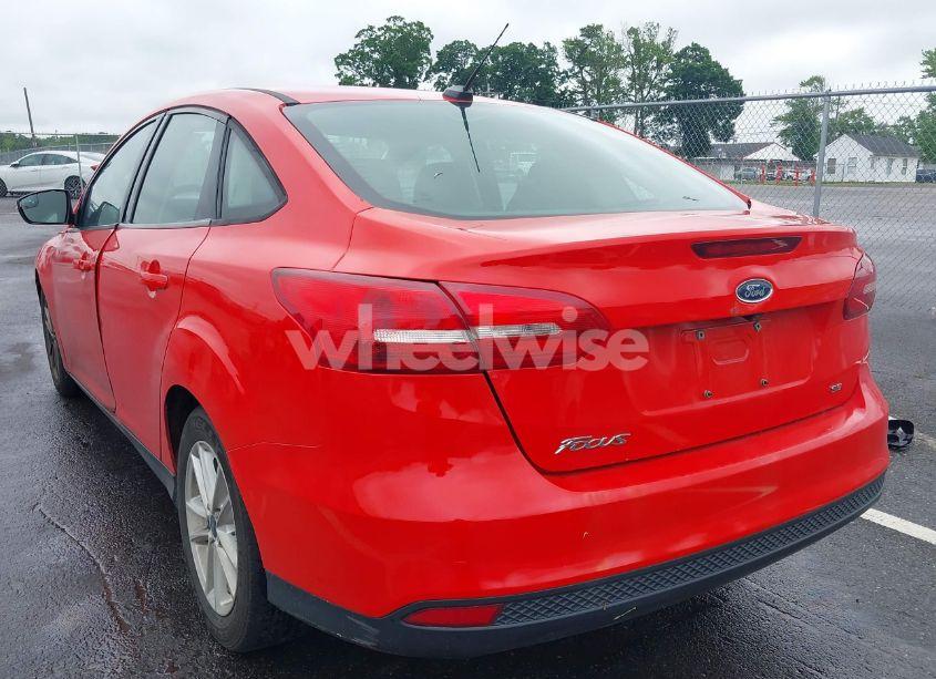 Photo 3 of 2017 Ford Focus SE (VIN 1FADP3F24HL231118)