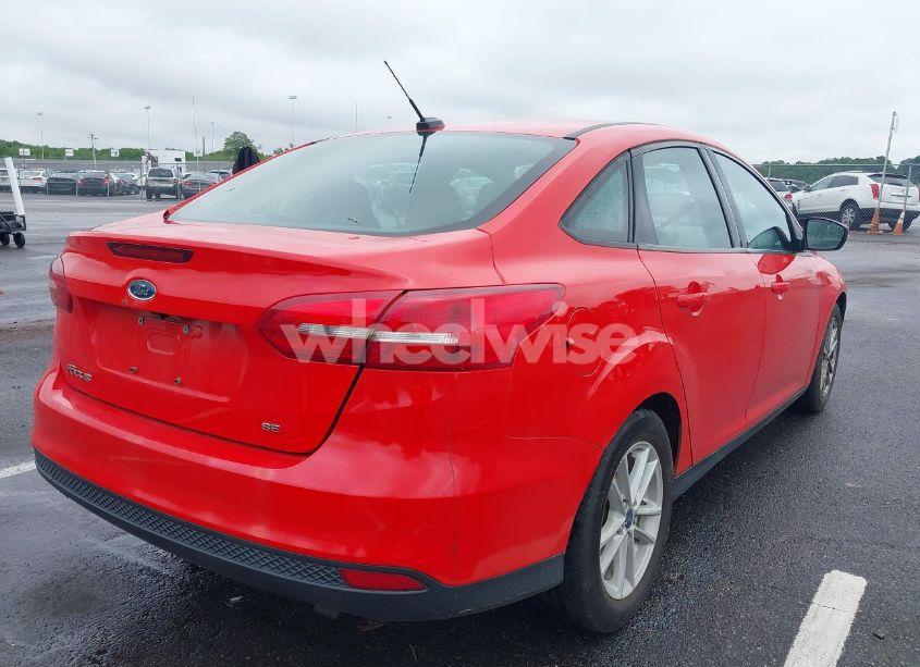 Photo 4 of 2017 Ford Focus SE (VIN 1FADP3F24HL231118)