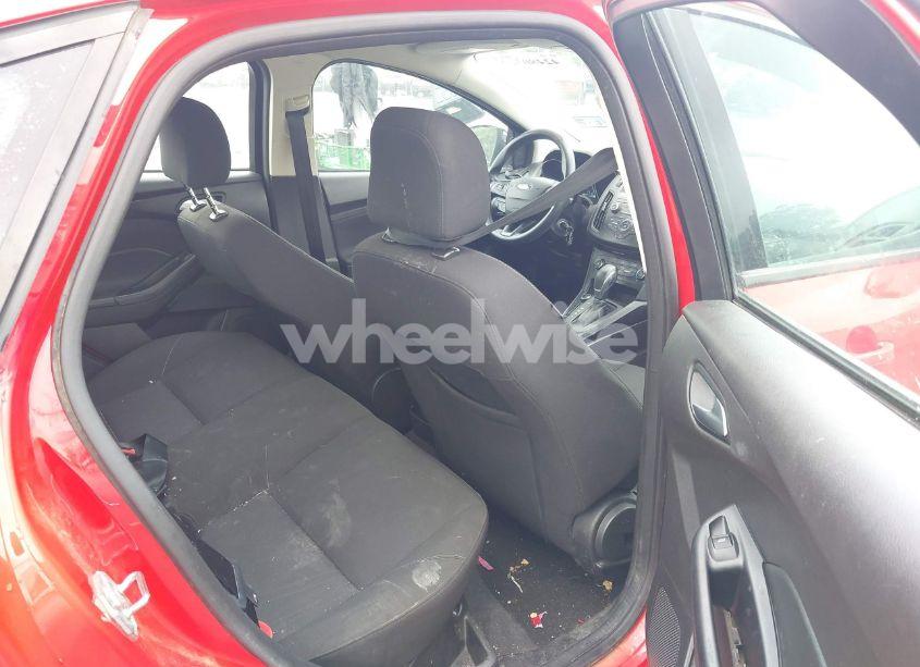 Photo 8 of 2017 Ford Focus SE (VIN 1FADP3F24HL231118)