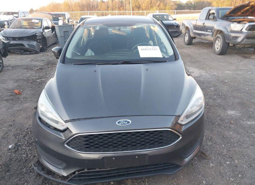 Photo 13 of 2017 Ford Focus SE (VIN 1FADP3F24HL233077)