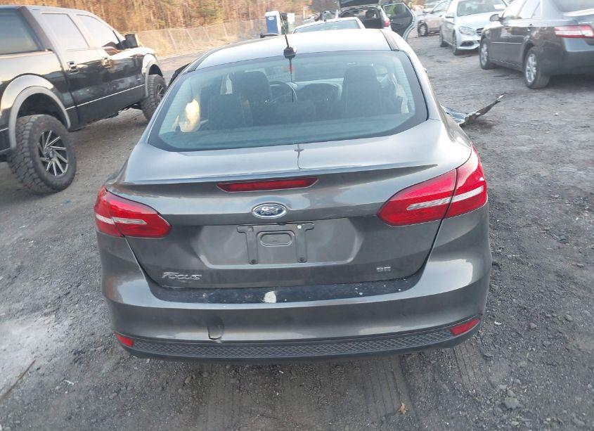 Photo 17 of 2017 Ford Focus SE (VIN 1FADP3F24HL233077)