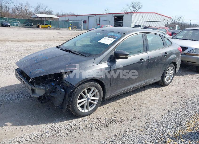 Photo 2 of 2017 Ford Focus SE (VIN 1FADP3F24HL243608)