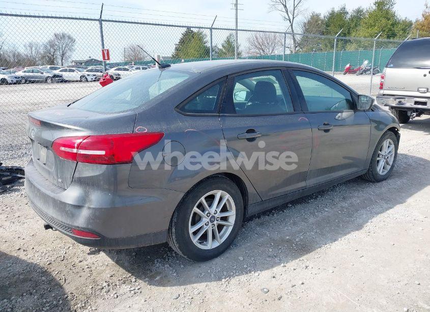 Photo 4 of 2017 Ford Focus SE (VIN 1FADP3F24HL243608)