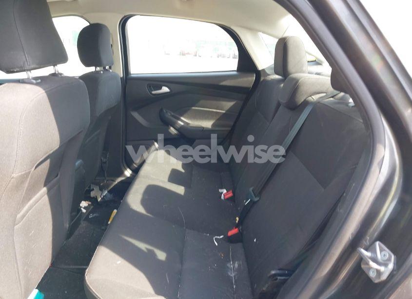 Photo 8 of 2017 Ford Focus SE (VIN 1FADP3F24HL243608)