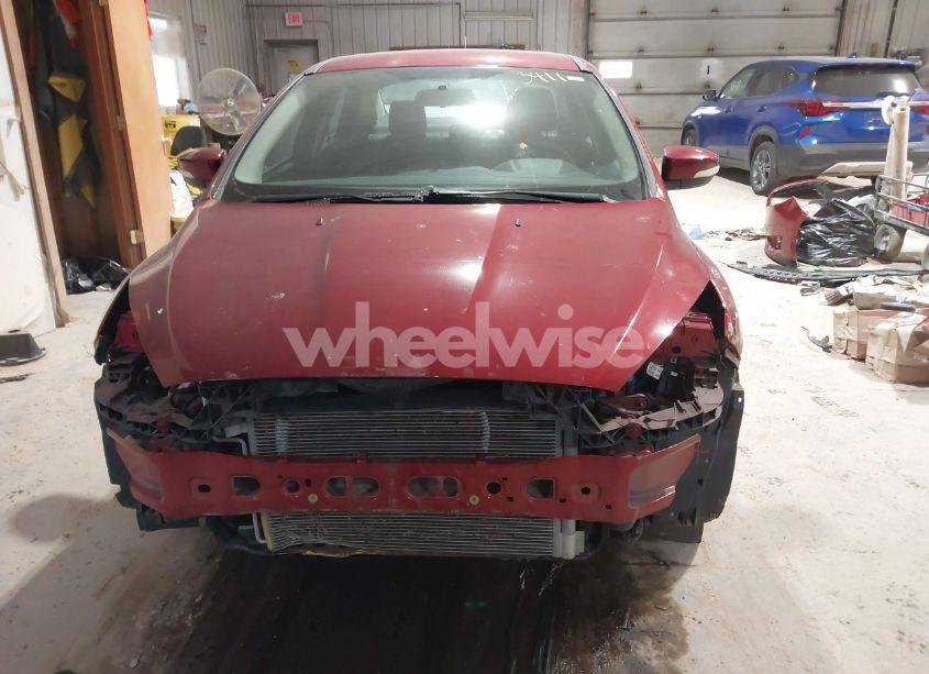 Photo 13 of 2017 Ford Focus SE (VIN 1FADP3F24HL258139)