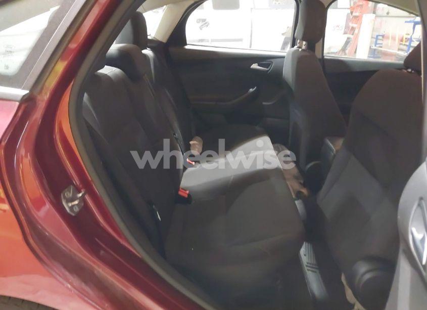 Photo 8 of 2017 Ford Focus SE (VIN 1FADP3F24HL258139)