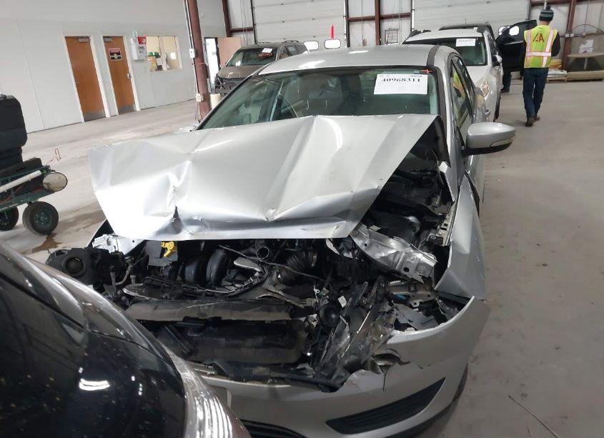 Photo 12 of 2017 Ford Focus SE (VIN 1FADP3F24HL329016)