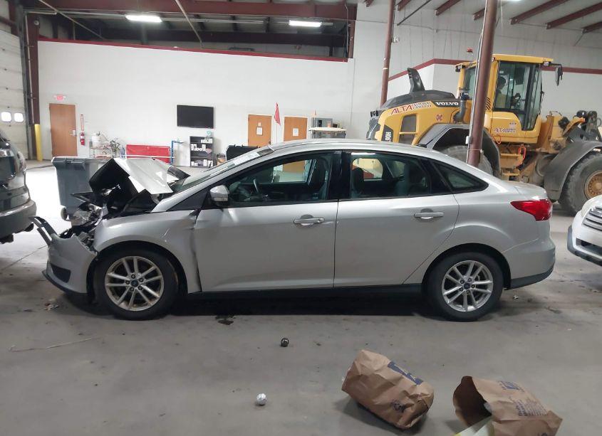 Photo 14 of 2017 Ford Focus SE (VIN 1FADP3F24HL329016)