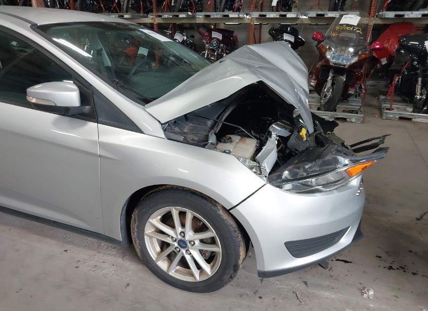Photo 18 of 2017 Ford Focus SE (VIN 1FADP3F24HL329016)