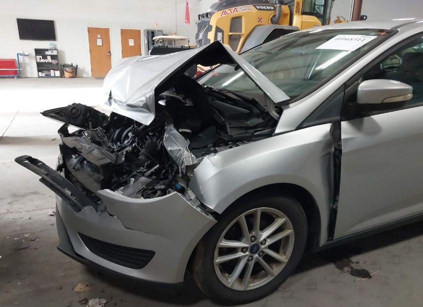 Photo 6 of 2017 Ford Focus SE (VIN 1FADP3F24HL329016)