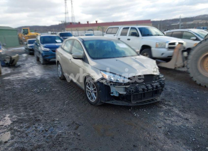 2017 Ford Focus SE (VIN 1FADP3F24HL340615) main photo