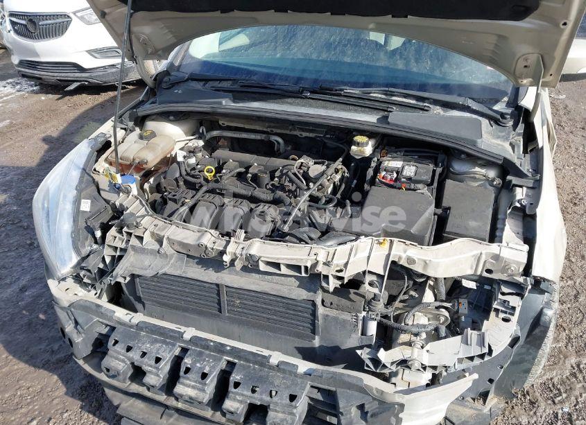 Photo 10 of 2017 Ford Focus SE (VIN 1FADP3F24HL340615)