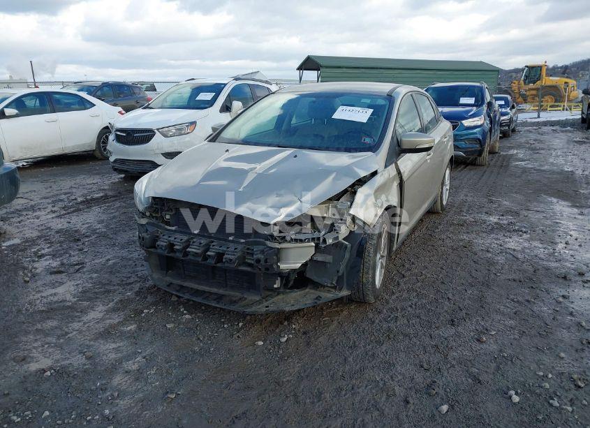 Photo 2 of 2017 Ford Focus SE (VIN 1FADP3F24HL340615)