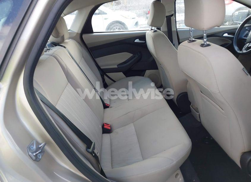 Photo 8 of 2017 Ford Focus SE (VIN 1FADP3F24HL340615)