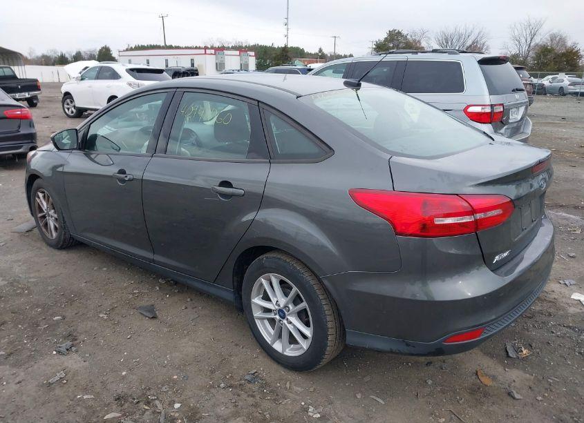 Photo 3 of 2017 Ford Focus SE (VIN 1FADP3F24HL341117)