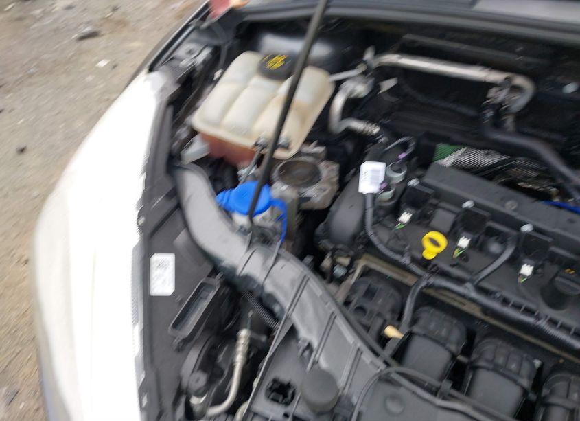 Photo 6 of 2017 Ford Focus SE (VIN 1FADP3F24HL341117)