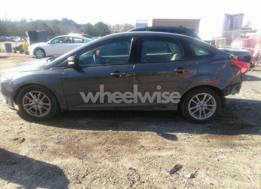 Photo 13 of 2017 Ford Focus SE (VIN 1FADP3F24HL341621)