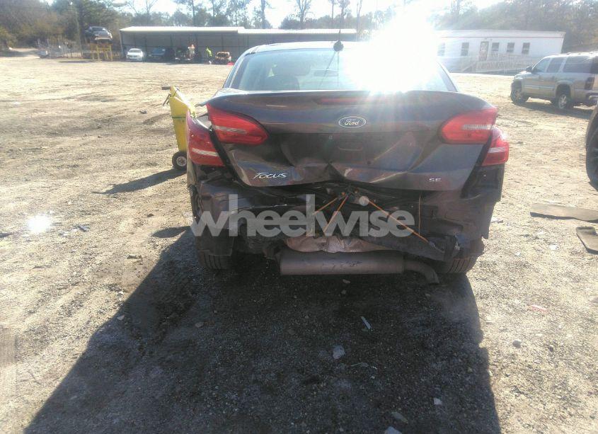 Photo 15 of 2017 Ford Focus SE (VIN 1FADP3F24HL341621)